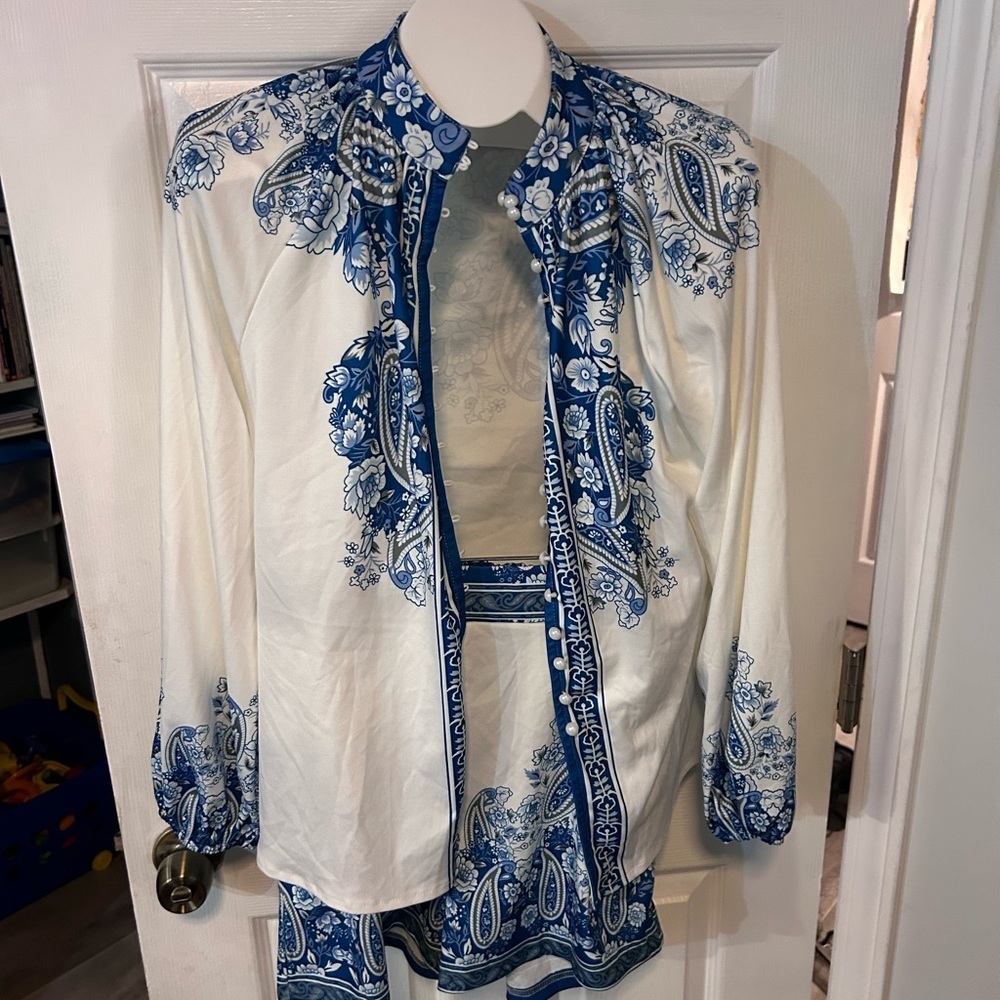SHEIN White and Blue Paisley Button-Up Sleep Shirt